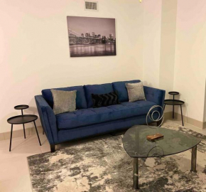 Entire Apt:Luxurious 5-star Downtown High Rise